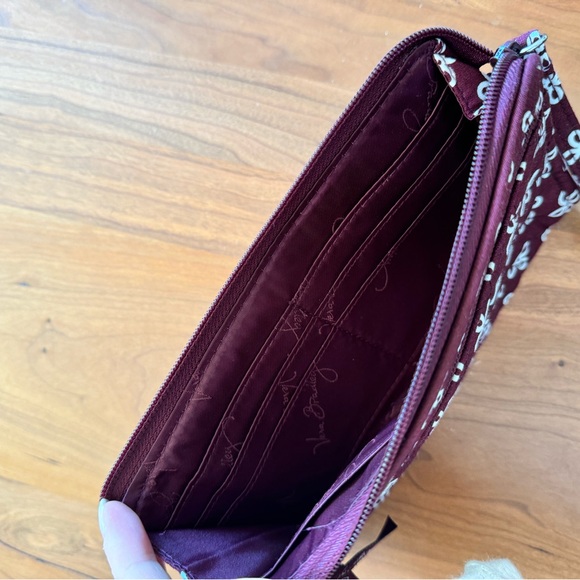 Vera Bradley University of Minnesota wristlet - Picture 5 of 5